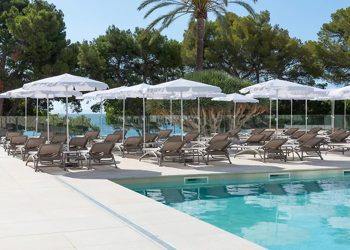 Palma Nova (Mallorca) hotels near The Stage