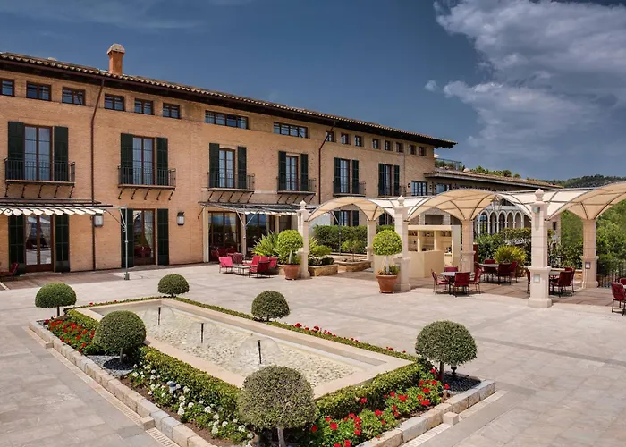 Palma de Mallorca Hotels with Tennis Court